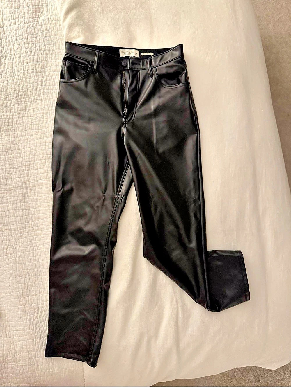 Abercrombie & Fitch The Ankle Straight Ultra High Rise Vegan Leather Pant